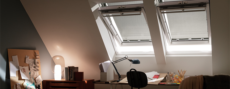 Roof window blinds for VELUX windows